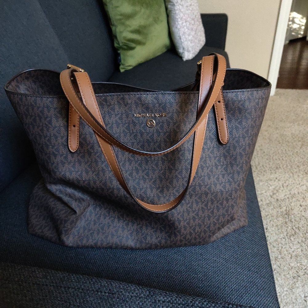 Authentic Michael Kors Slouch Tote